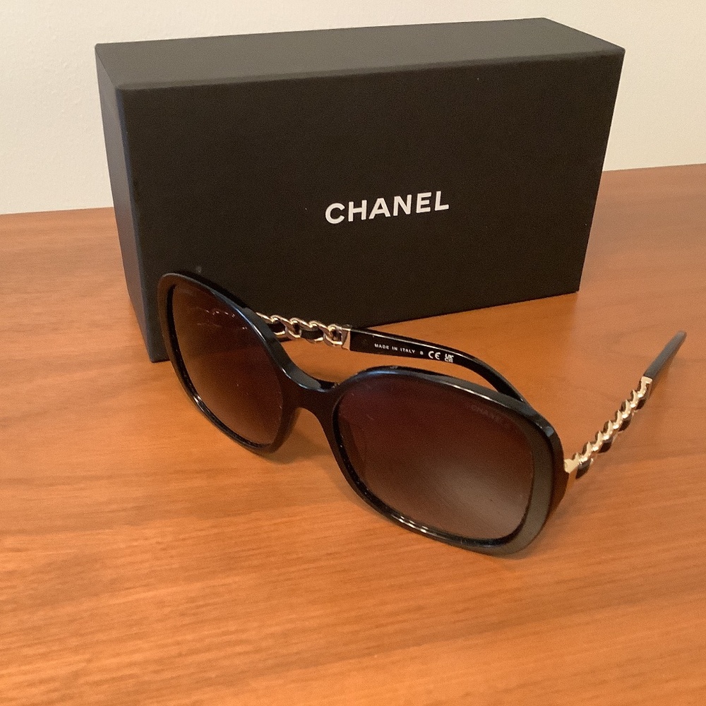 CHANEL Black Sunglasses with Gold Chain Temples